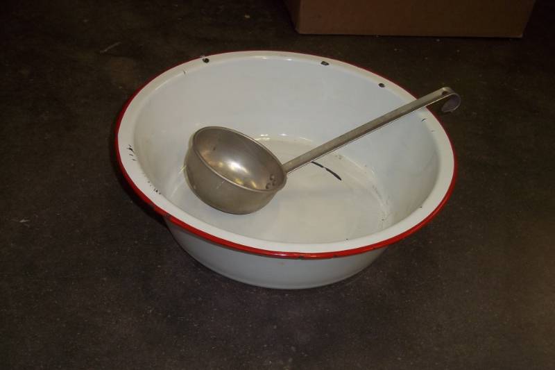 Vintage Wash pan and laddle