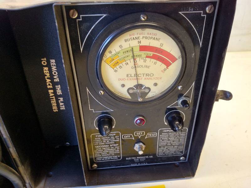 lot 82 image: Electro Duo-Exhaust Analyzer...
