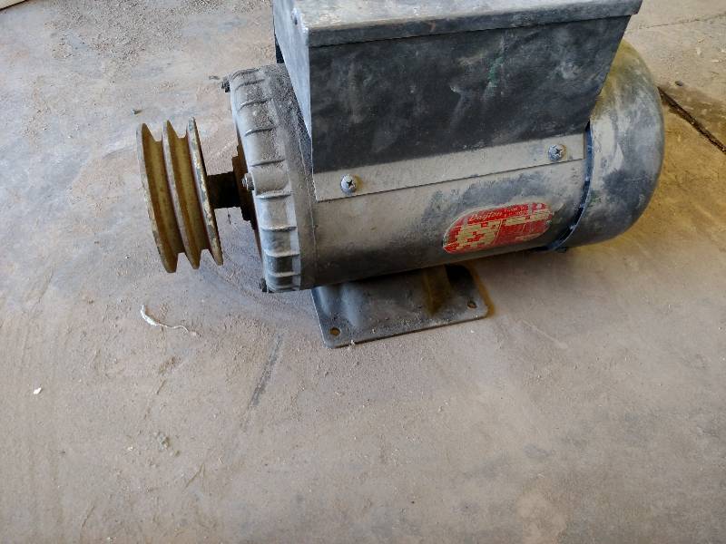 lot 129 image: Dayton 3 hp. 230v, 1 Phase, Fan Cov...