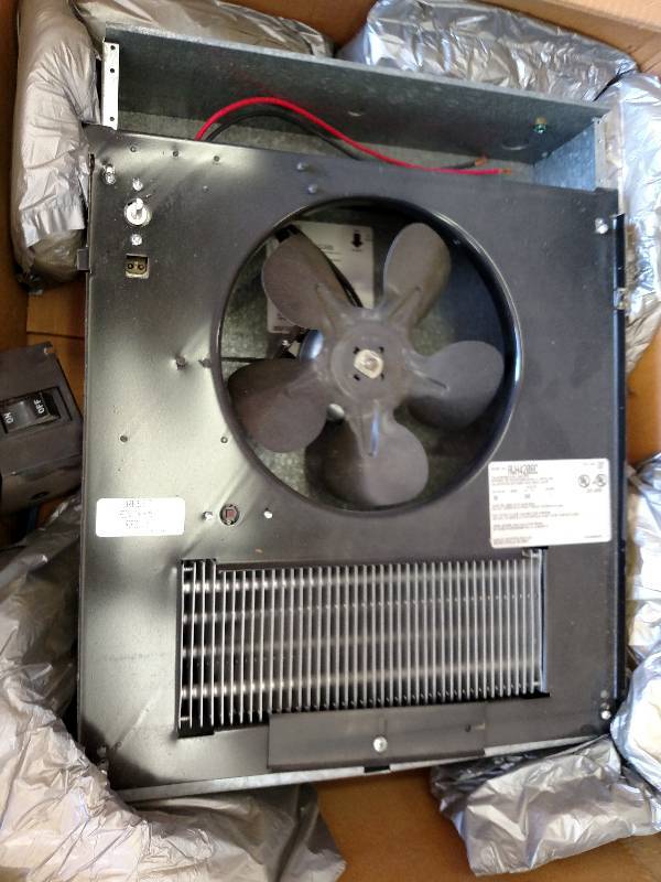 lot 150 image: Marley Qmark AWH-4208C 2000 Watt 20...