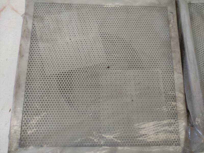 lot 160 image: (2) Steel Grills, 17x17...