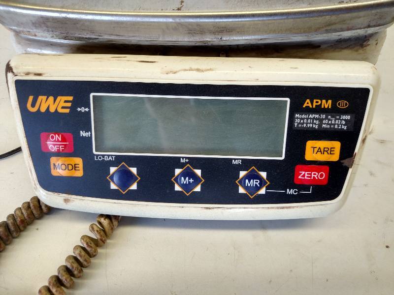 lot 163 image: UWE Model APM-30 Digital Scale, 60 ...