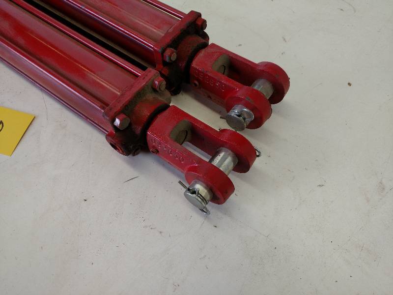 lot 180 image: (2) Lion Hydraulic Cylinders, 2 12...
