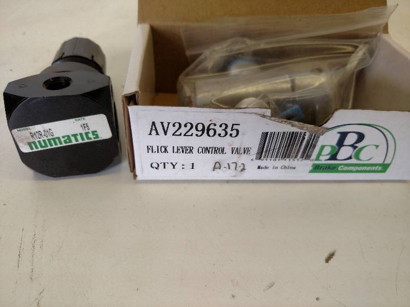 lot 206 image: (6) Air Regulators & (1) Air Valve,...
