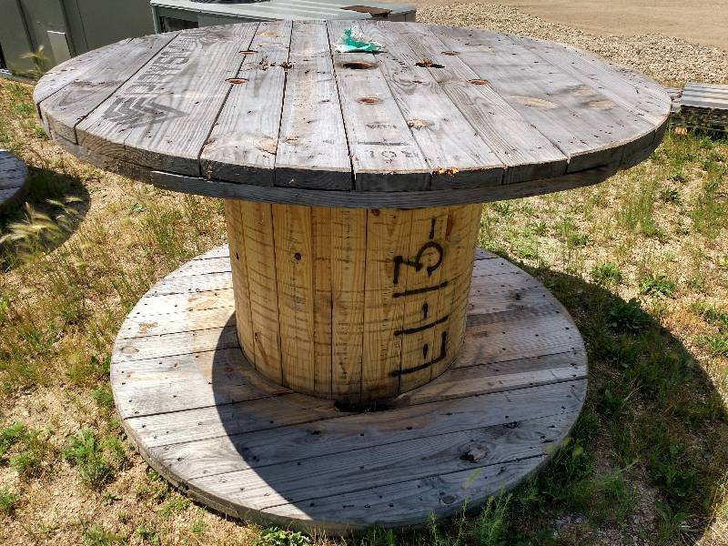 lot 22 image: Wooden Spool, 72 Diameter x 42 12...