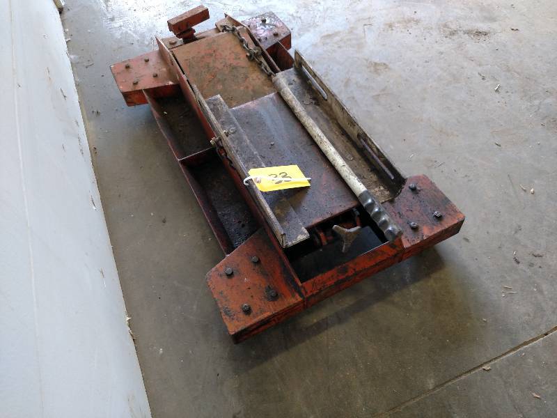 lot 33 image: Transmission Jack, Works...
