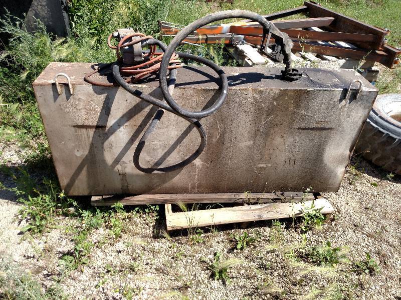 lot 14 image: Fuel Tank, 60 x 31, Pump Needs Re...