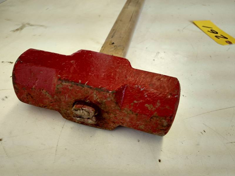 lot 261 image: 16 lb. Sledge Hammer
