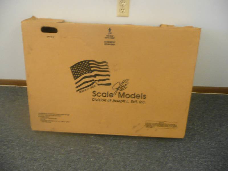 lot 23 image: Scale Models New Old Stock - (New In Box) - Pedal Tractor