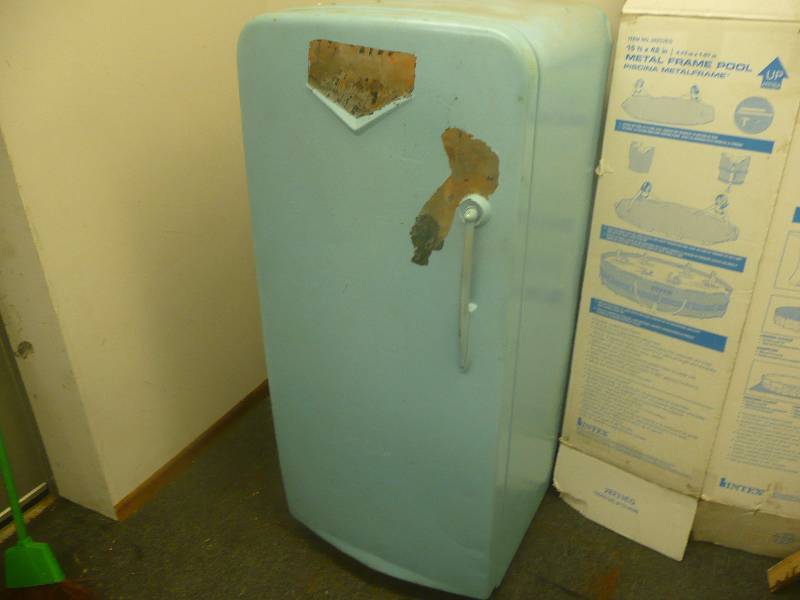 lot 27 image: fridge