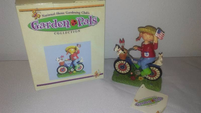 Garden Pals Figurines (26) New in Box, Independence Day