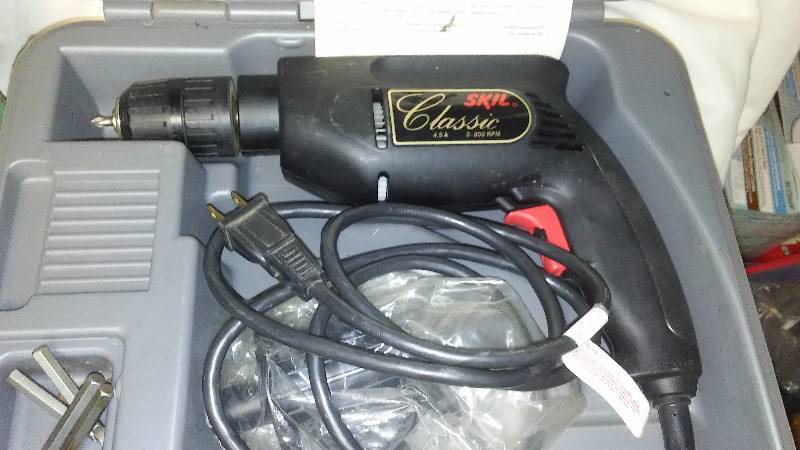 Electric Drills, working (2)