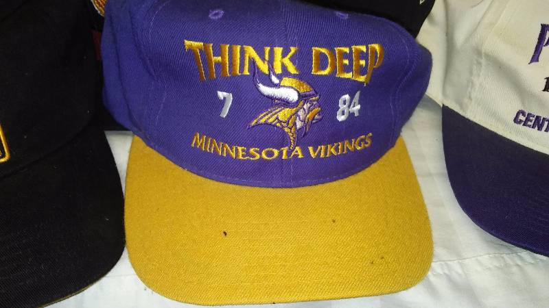 Hats (6)NFL  Vikings, NCAA Gophers, Patriots and more Believed to be all NEW