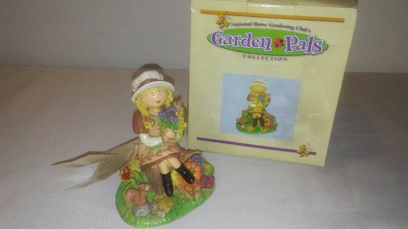 Garden Pals Figurines (25) New in Box, �Thanksgiving Harvest�