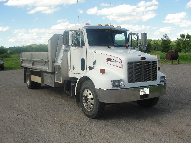 2004 PETERBUILT 330 TRUCK
