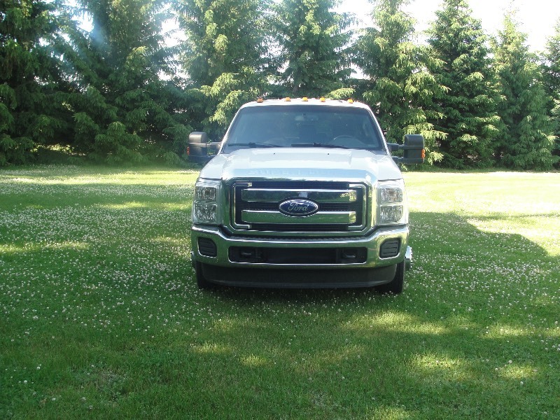 2012 FORD F350 XLT LARIAT CREW CAB DUALLY