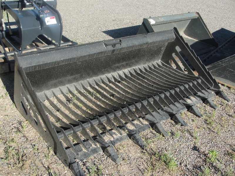 80 UNUSED HEAVY DUTY LANDSCAPE ROCK BUCKET