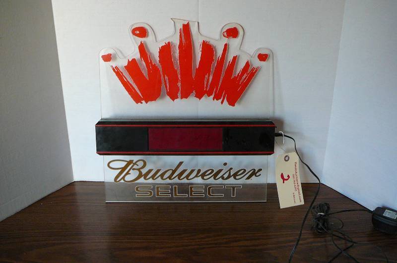 lot 2 image: Budweiser Select Clock