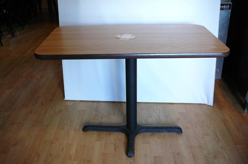 lot 47 image: Table