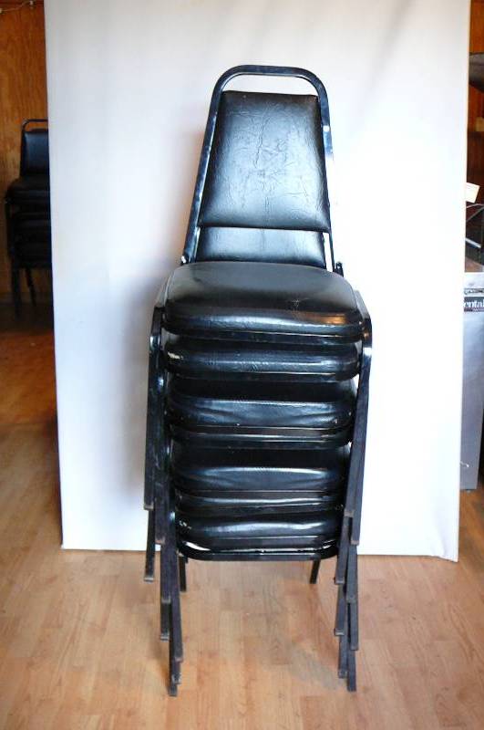 lot 48 image: 8 Chairs