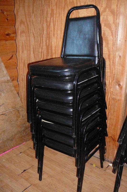 lot 55 image: 8 Chairs
