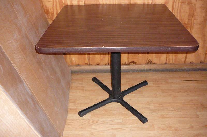 lot 59 image: Table