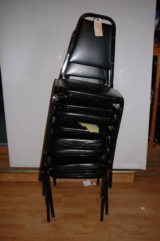lot 81 image: 8 Chairs