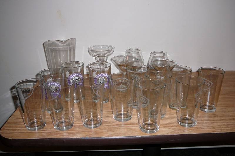 lot 114 image: Glasses Margareta, & Wine