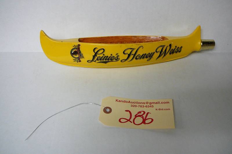 lot 286 image: Beer Taper Leinies Honey Weiss