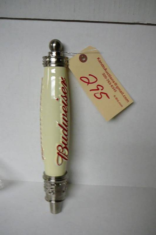 lot 295 image: Beer Tapper Bud New