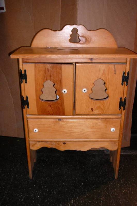 lot 304 image: Decorative Wooden Cabinet 26 x