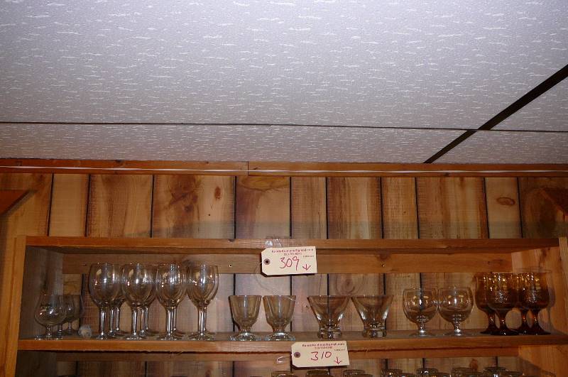 lot 309 image: Wine glasses 12 count assortment