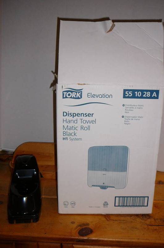 lot 325 image: Hand towel Dispenser Tork