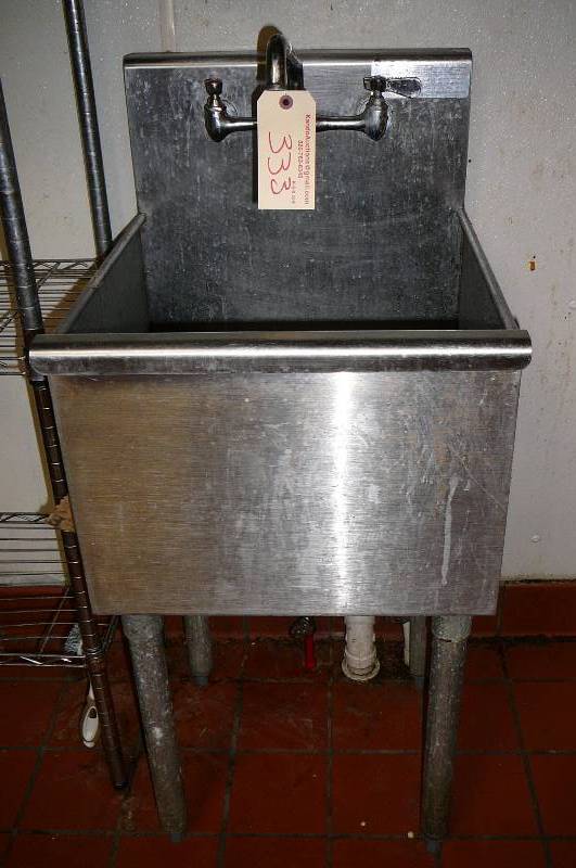 lot 333 image: Mop Sink