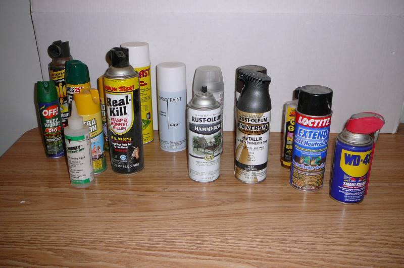 lot 132 image: Bug repellent, wasp & Hornet Killer, spray paint, wd40, lock tight rust neutralizer