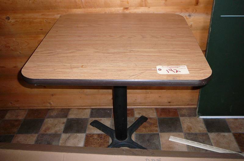 lot 142 image: Table