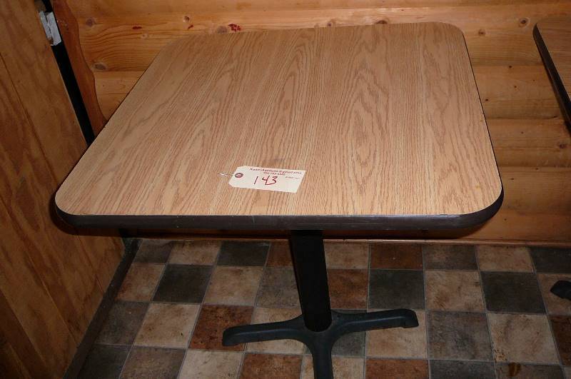lot 143 image: Table