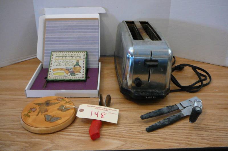 lot 148 image: Waring Commercial taster, Can opener, Spoons, Home Dcor tile