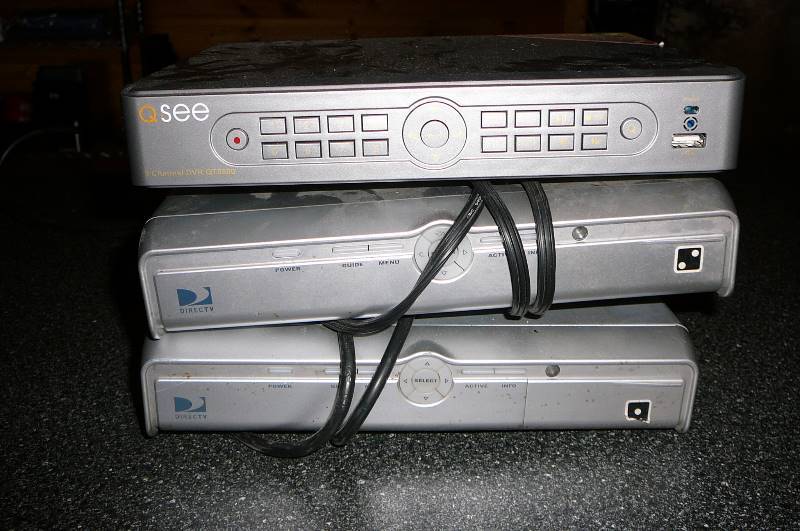 lot 164 image: Direct TV -2 count, Qsee parts