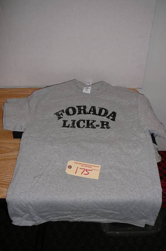 lot 175 image: T Shirts Med