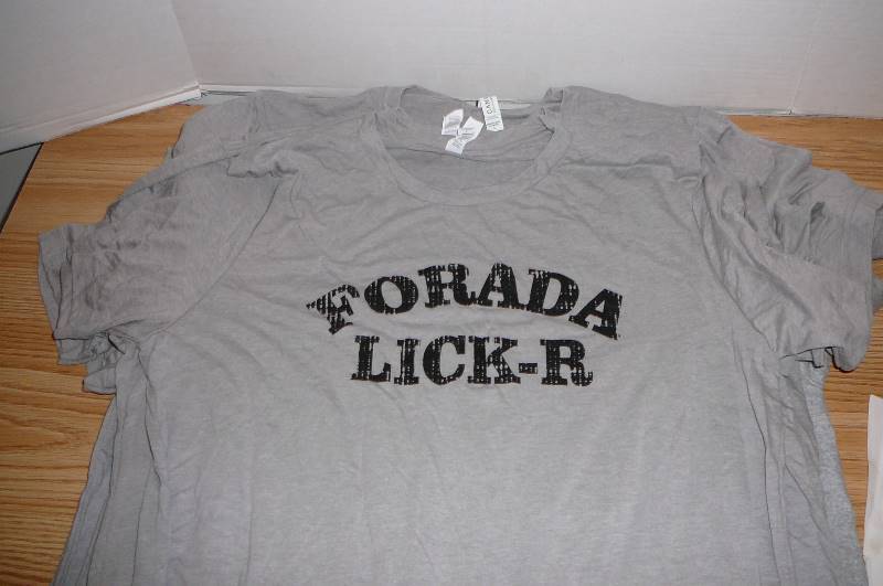 lot 176 image: T Shirts Large
