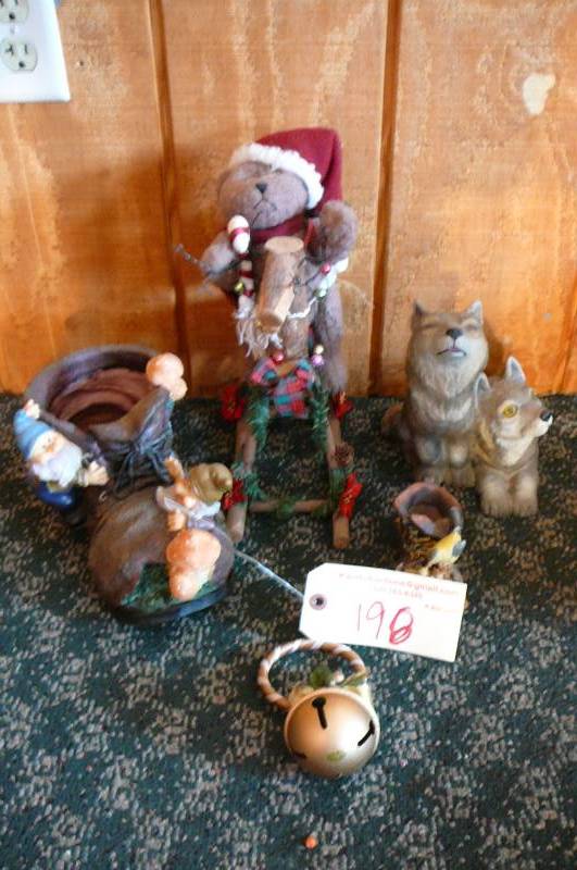 lot 198 image: Figurine Home Decor