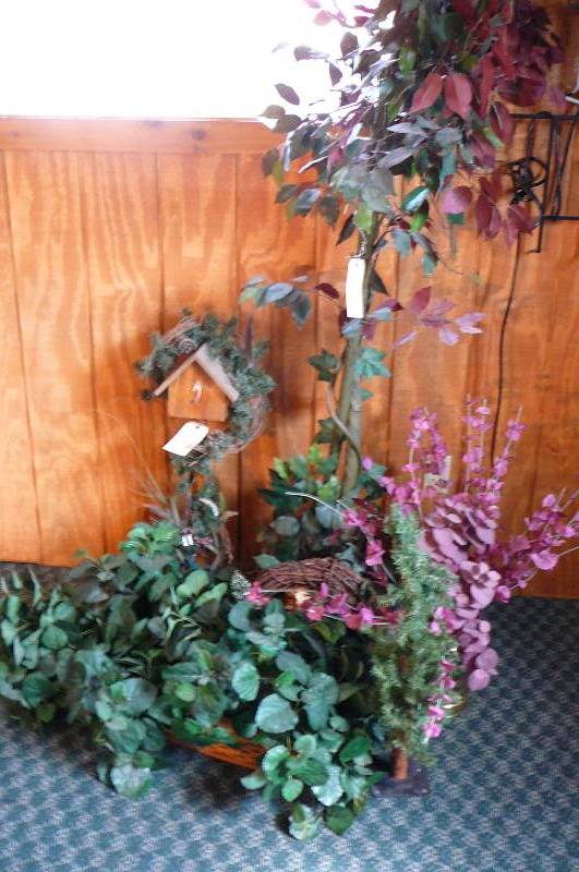 lot 202 image: Decorative Tree, House, Brass color pot