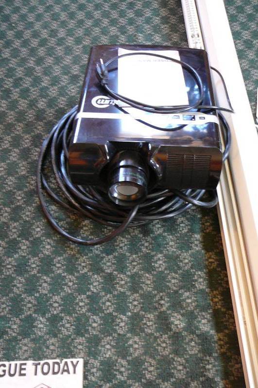 lot 228 image: Led Projector Quantum