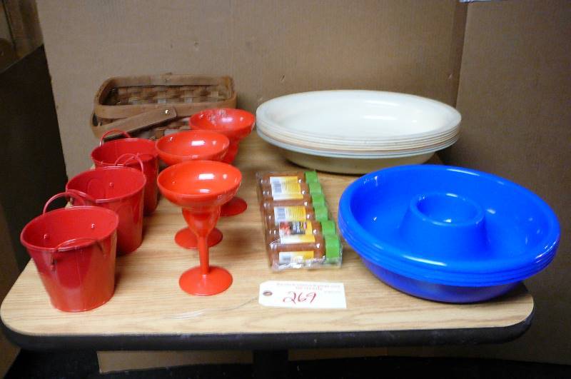 lot 269 image: Plastic Chip bowls, Margarita