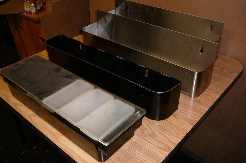 lot 277 image: Drink trays 3 count, 2-Stainless