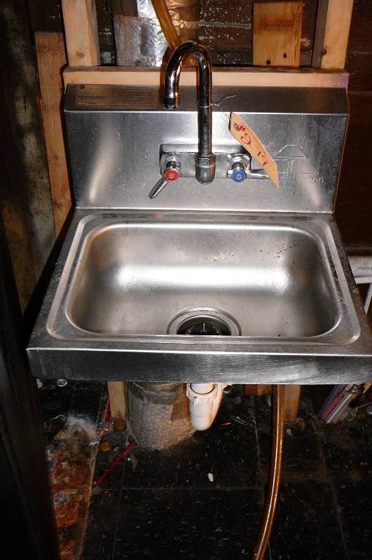 lot 279 image: Hand Sink