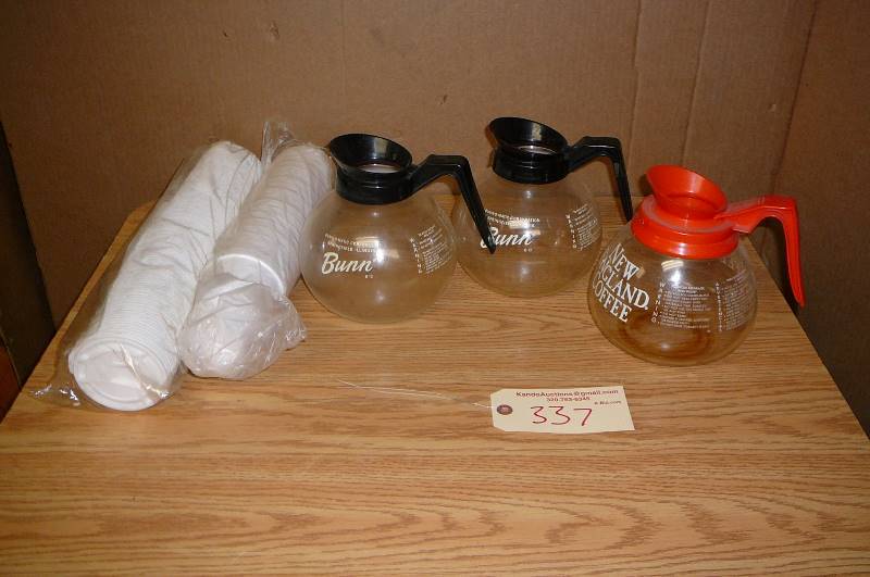 lot 337 image: Bunn Coffee pots 3 count