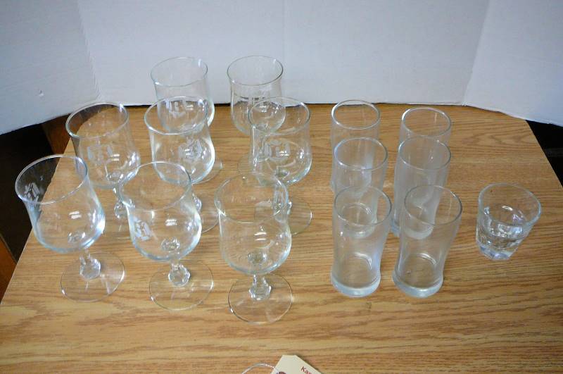 lot 365 image: Wine Glasses 7 count, Water