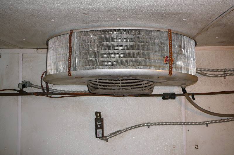 lot 387 image: Cooling Unit for walk in cooler